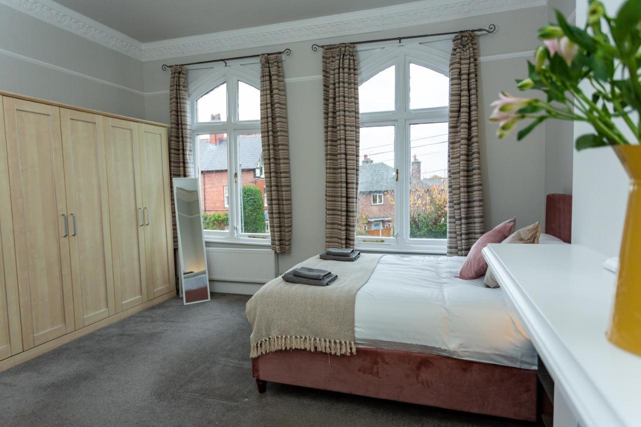 Kings Apartment Chester Bagian luar foto