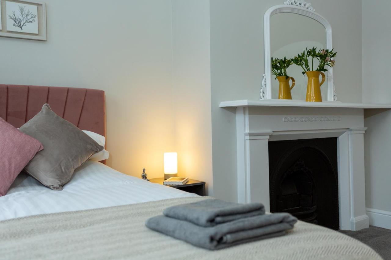 Kings Apartment Chester Bagian luar foto