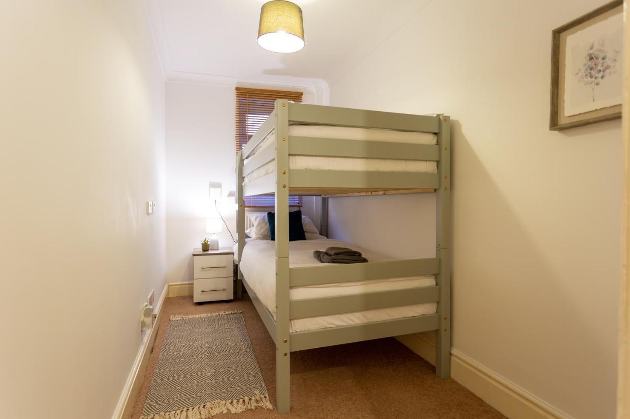Kings Apartment Chester Bagian luar foto