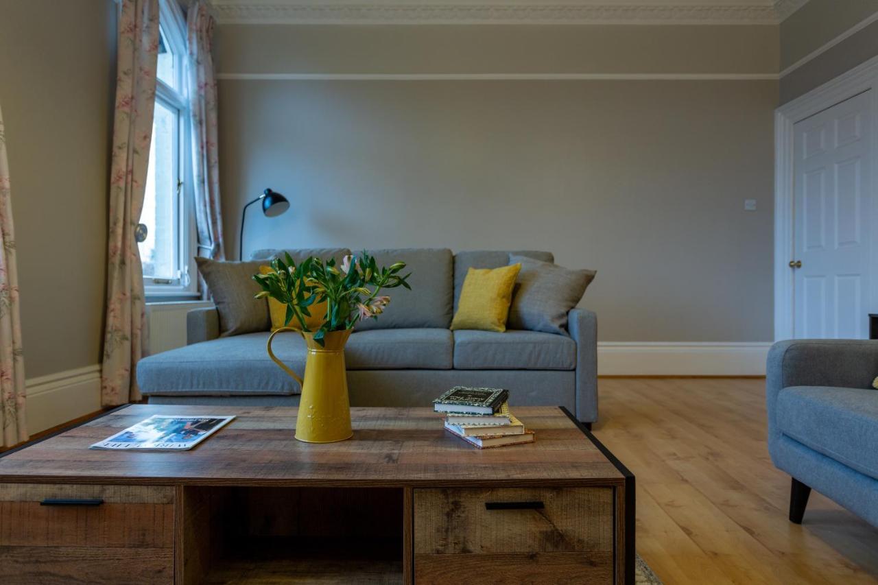 Kings Apartment Chester Bagian luar foto