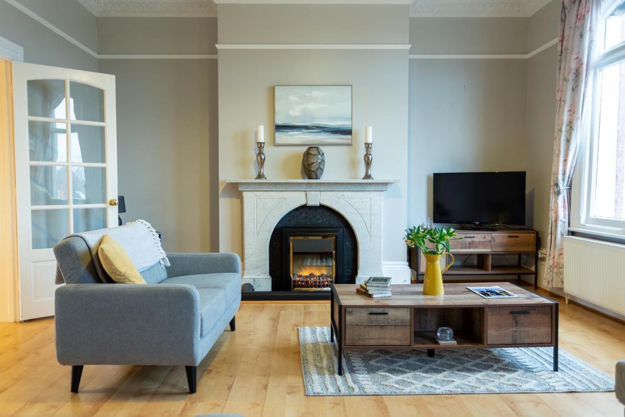 Kings Apartment Chester Bagian luar foto