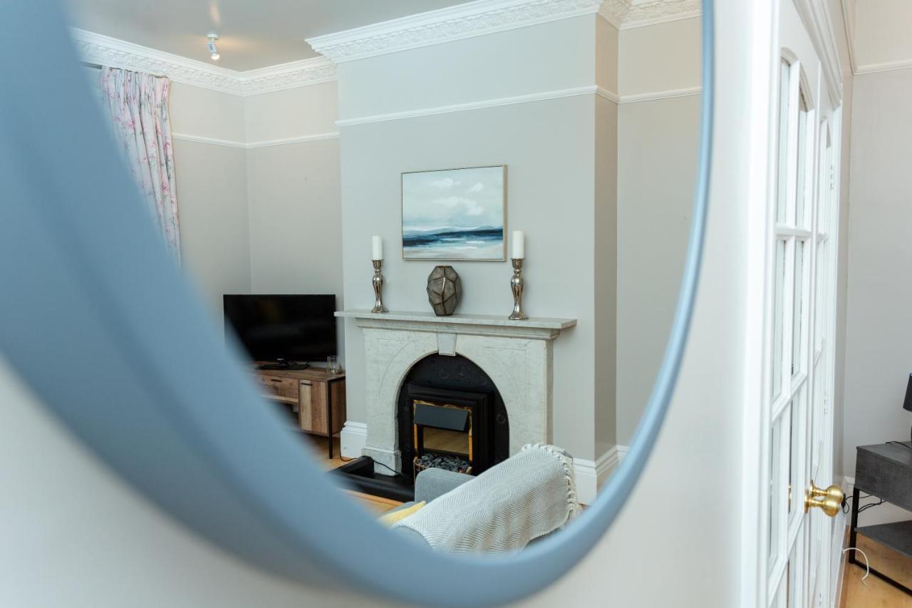 Kings Apartment Chester Bagian luar foto