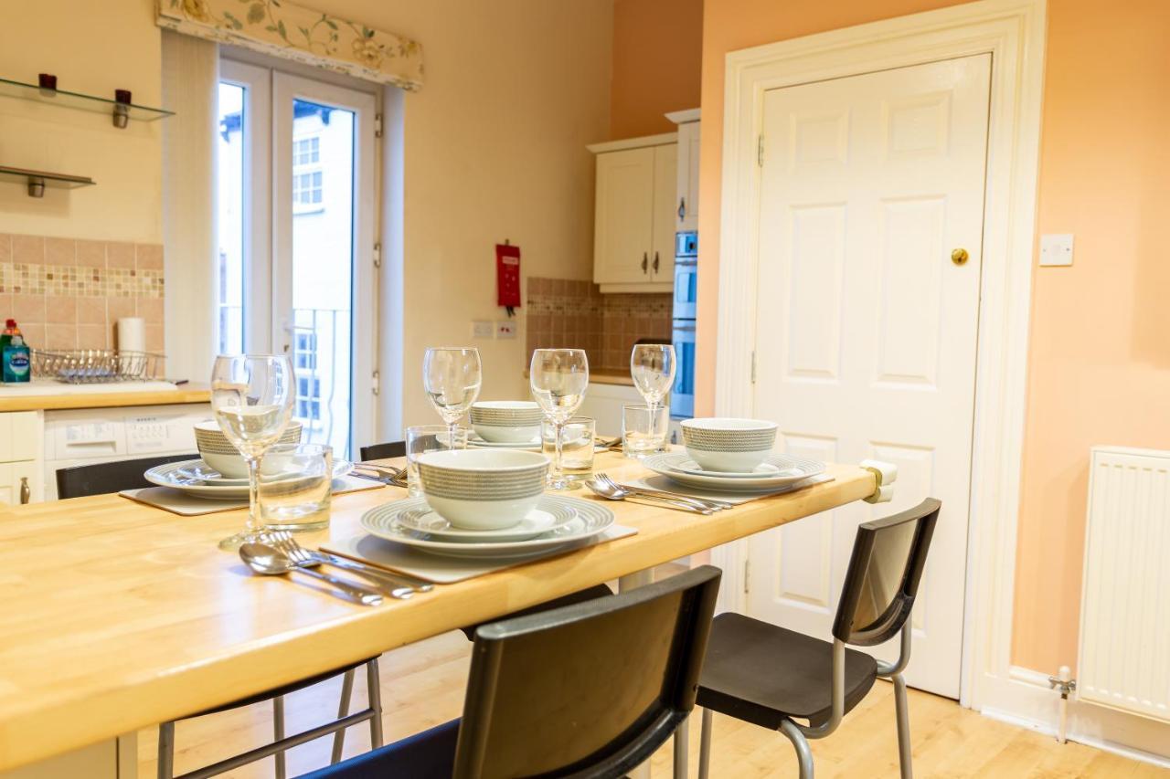 Kings Apartment Chester Bagian luar foto